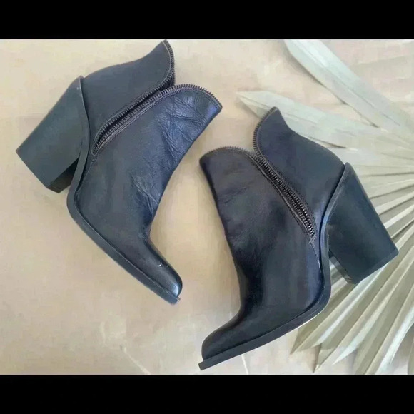 Jeffrey Campbell Side Zip Booties Size 36 - Picture 3 of 15